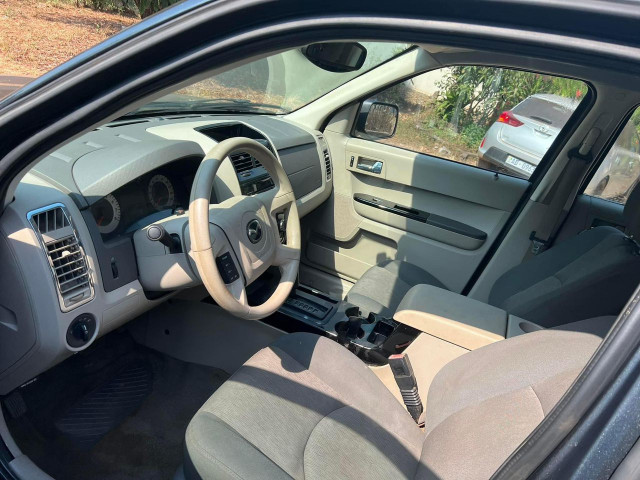 Mazda Tribute, Voitures, Conakry