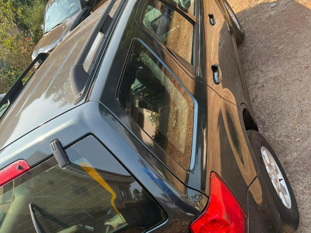 Mazda Tribute, Voitures, Conakry