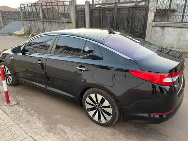 KIA K5, Voitures, Conakry