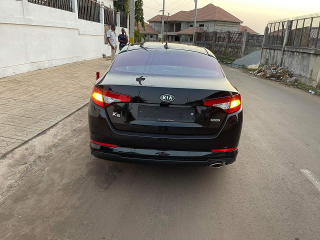 KIA K5, Voitures, Conakry