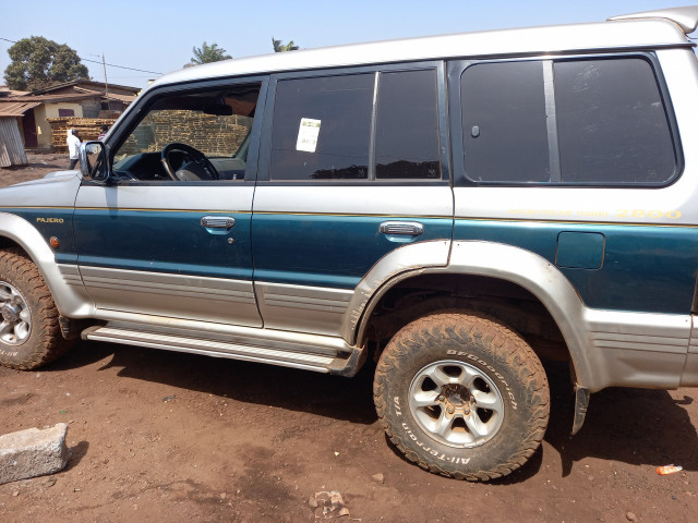 Mitsubishi Pajero, Voitures, Conakry