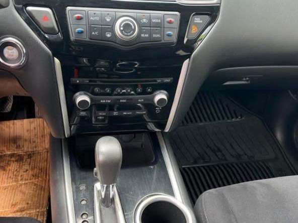 Nissan Pathfinder, Voitures, Conakry