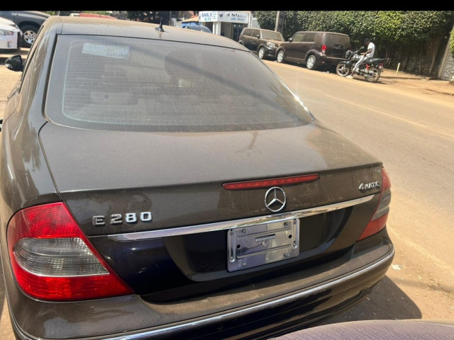 Mercedes-Benz Classe C, Voitures, Conakry