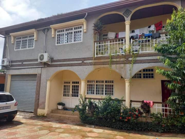 Bâtiment à Lambanyi, Maisons, Conakry
