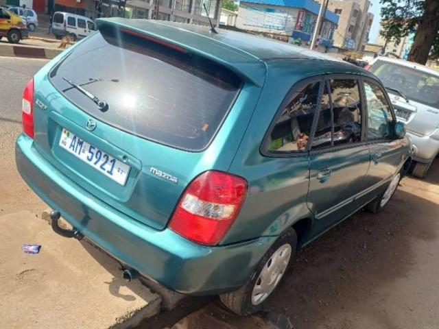 Mazda 323f, Voitures, Conakry