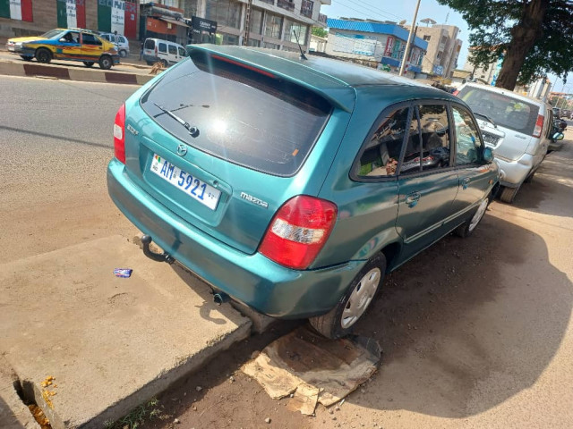 Mazda 323f, Voitures, Conakry