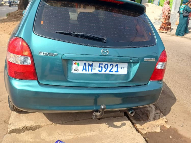 Mazda 323f, Voitures, Conakry
