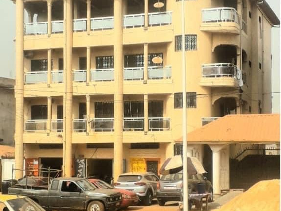 Bâtiment à Lambanyi, Locaux Commerciaux, Conakry
