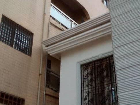 Bâtiment à Lambanyi, Locaux Commerciaux, Conakry
