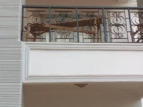 Bâtiment à Lambanyi, Locaux Commerciaux, Conakry