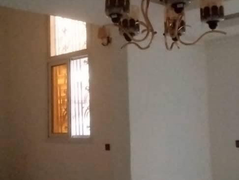 Bâtiment à Lambanyi, Locaux Commerciaux, Conakry