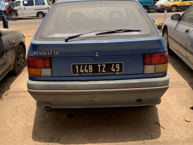 Renault 19, Voitures, Conakry