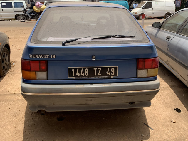 Renault 19, Voitures, Conakry