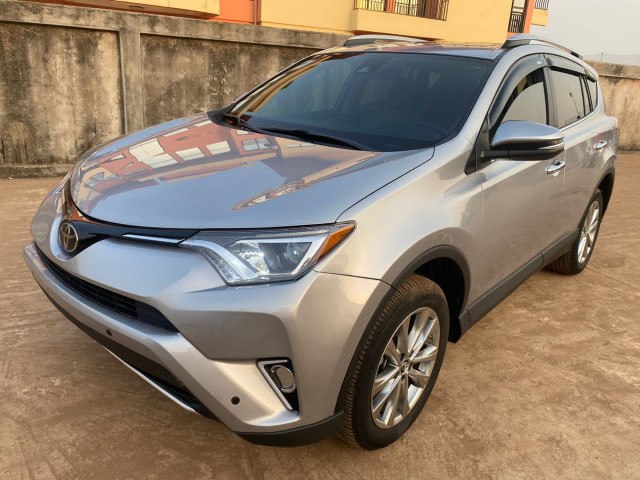 Toyota RAV4, Voitures, Conakry