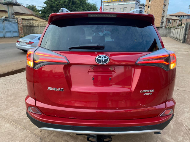 Toyota RAV4, Voitures, Conakry