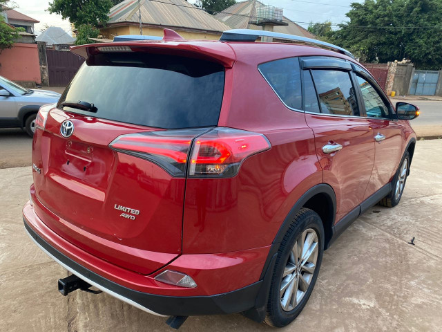 Toyota RAV4, Voitures, Conakry