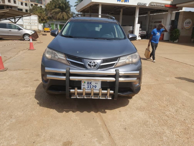 Toyota RAV4, Voitures, Conakry