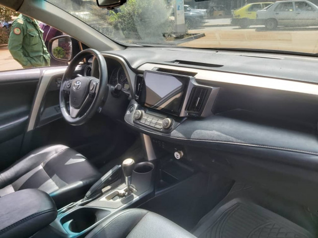 Toyota RAV4, Voitures, Conakry