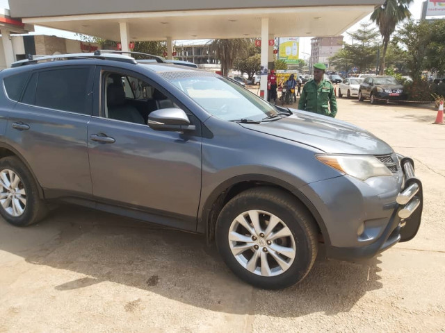 Toyota RAV4, Voitures, Conakry
