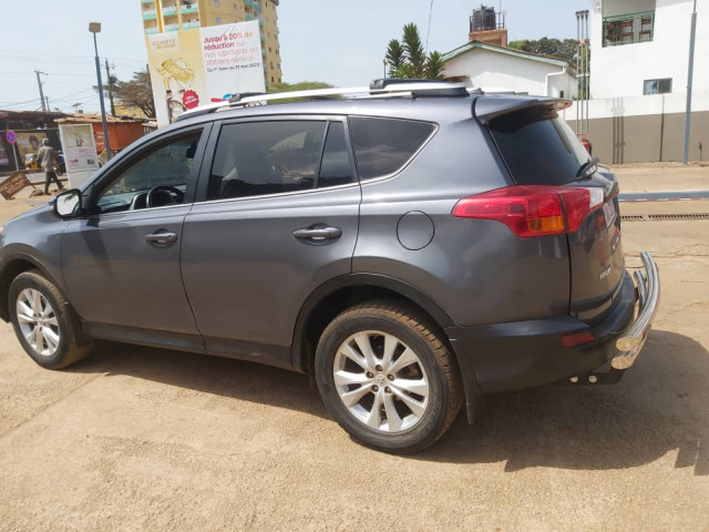 Toyota RAV4, Voitures, Conakry