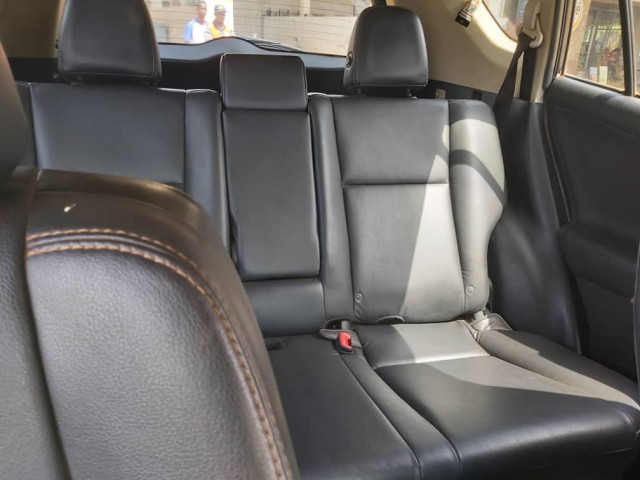 Toyota RAV4, Voitures, Conakry