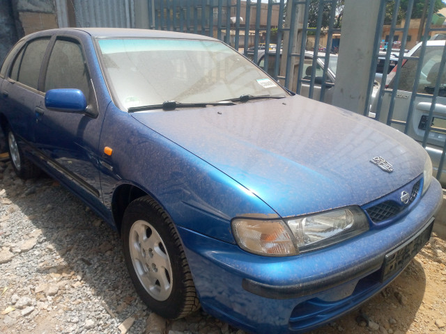 Nissan Almera, Voitures, Conakry