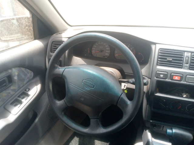 Nissan Almera, Voitures, Conakry