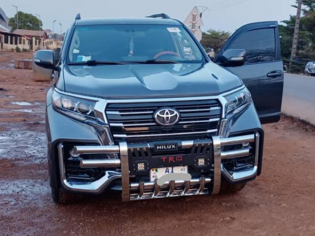 Toyota Land Cruiser Prado, Voitures, Conakry