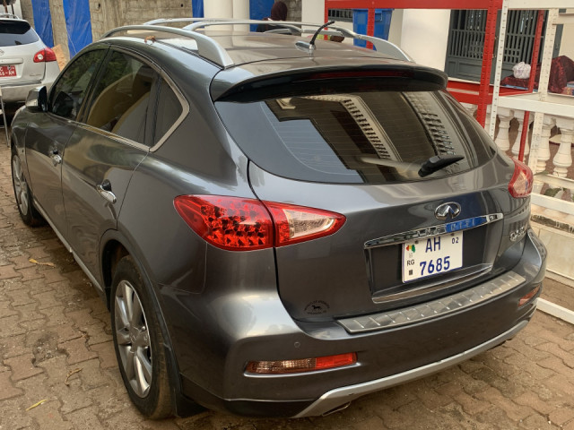 Infiniti QX50, Voitures, Conakry