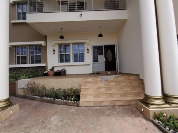 Bâtiment à Dabompa Plateau, Maisons, Conakry