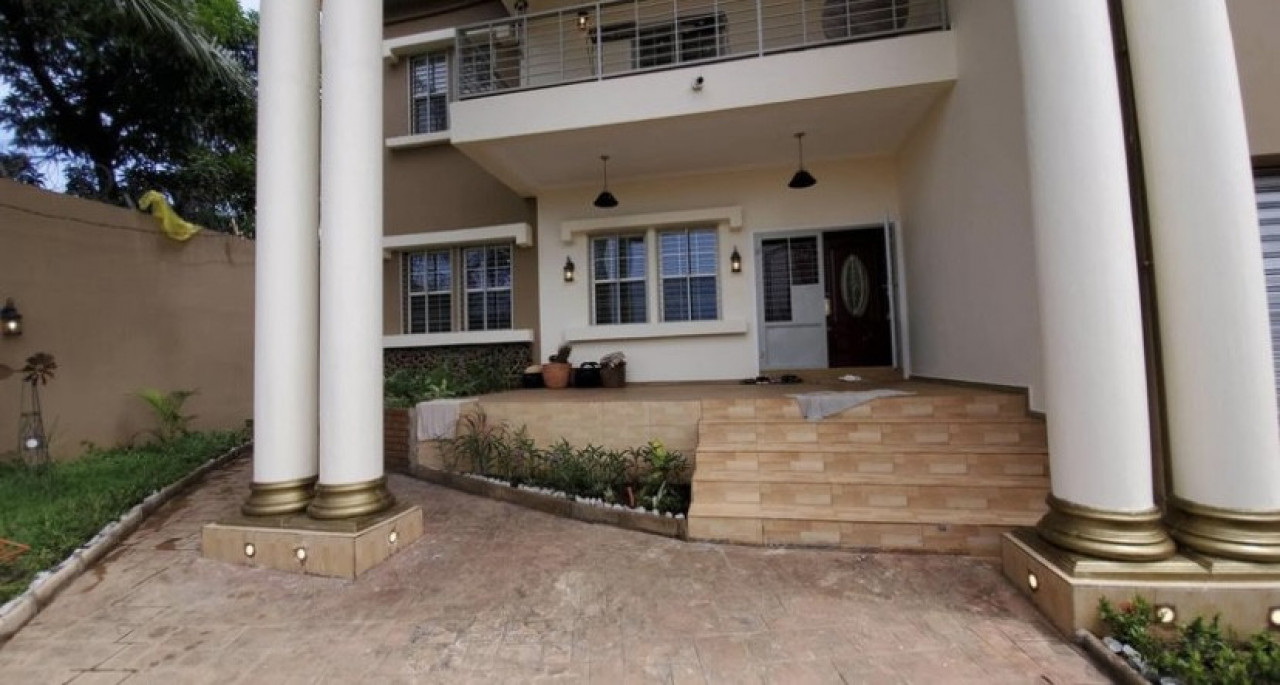 Bâtiment à Dabompa Plateau, Maisons, Conakry