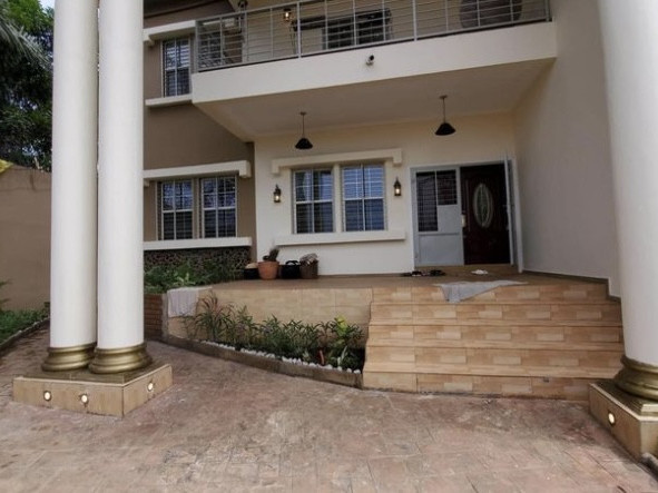Bâtiment à Dabompa Plateau, Maisons, Conakry