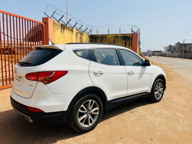 Hyundai Santa Fe, Voitures, Conakry