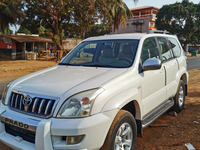 Toyota Land Cruiser Prado, Voitures, Conakry