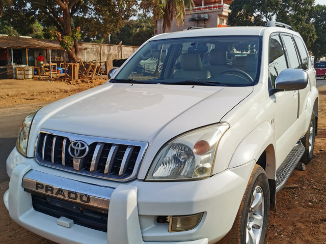 Toyota Land Cruiser Prado, Voitures, Conakry