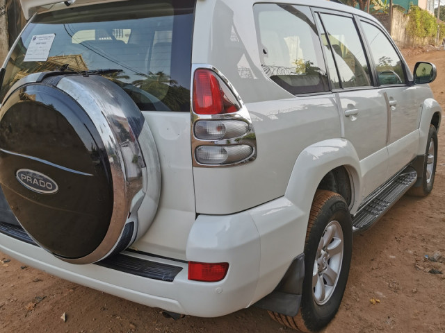 Toyota Land Cruiser Prado, Voitures, Conakry