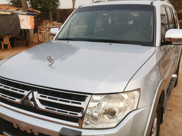 Mitsubishi Pajero, Voitures, Conakry