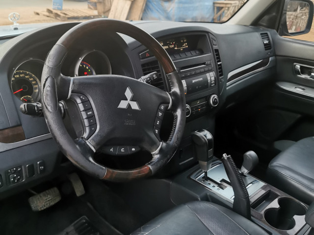 Mitsubishi Pajero, Voitures, Conakry