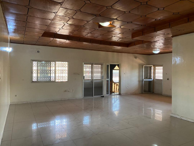 Bâtiment à Nongo Kiroty, Maisons, Conakry