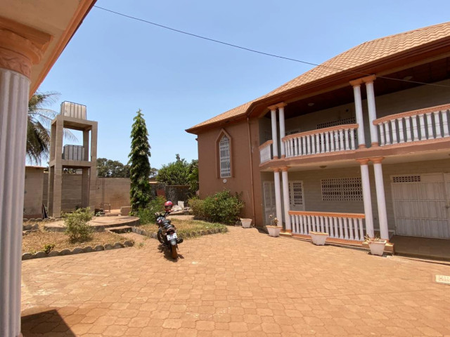 Bâtiment à Nongo Kiroty, Maisons, Conakry