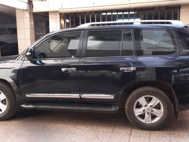 Toyota Land Cruiser, Voitures, Conakry
