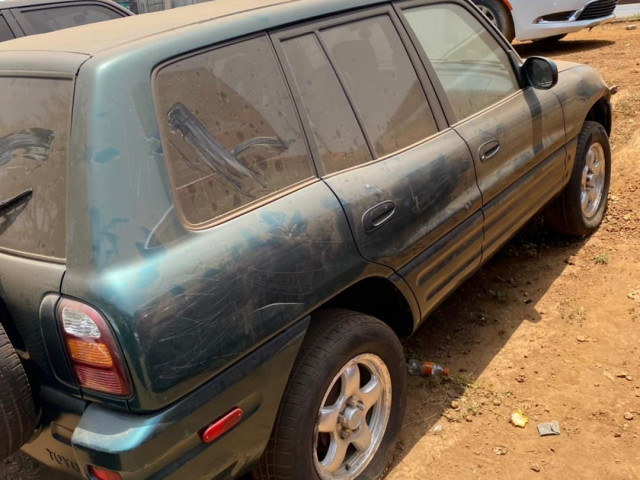 Toyota RAV4, Voitures, Conakry