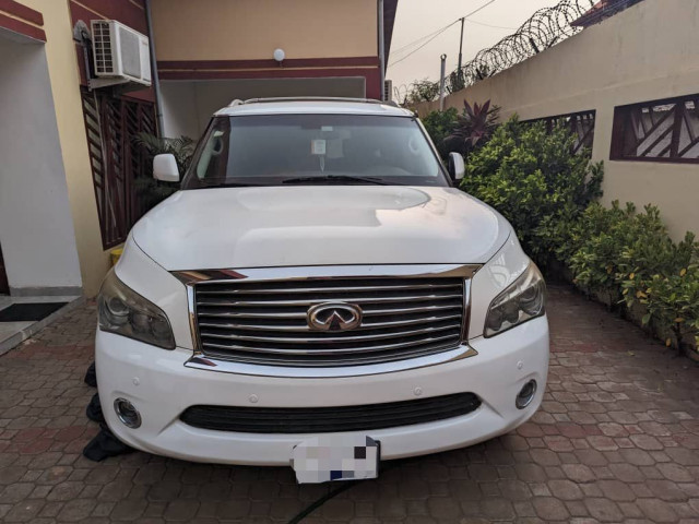 Infinity QX80, Voitures, Conakry
