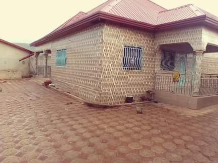 Maison à Kouria Centre, Maisons, Conakry