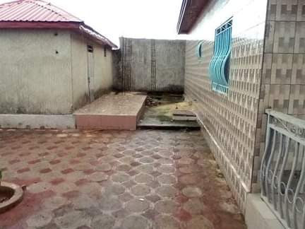 Maison à Kouria Centre, Maisons, Conakry