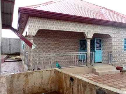 Maison à Kouria Centre, Maisons, Conakry