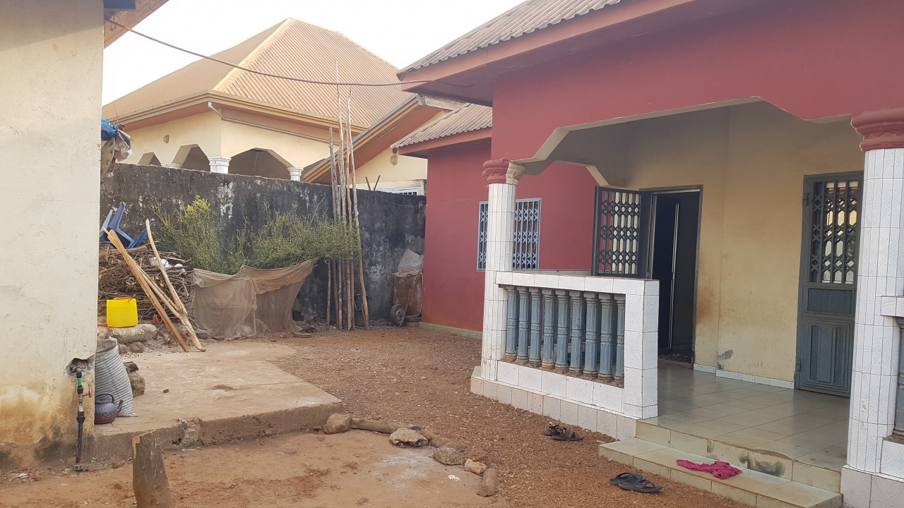 Maison à Sonfonia Centre, Maisons, Conakry