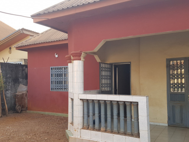 Maison à Sonfonia Centre, Maisons, Conakry