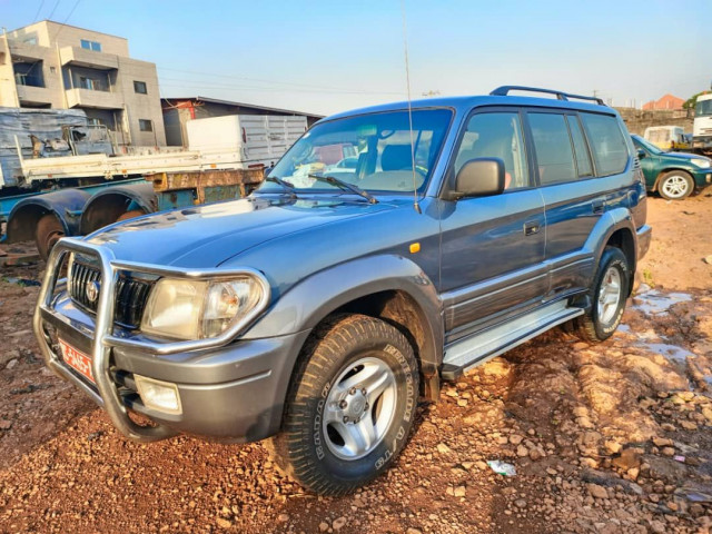 Toyota Land Cruiser Prado, Voitures, Conakry