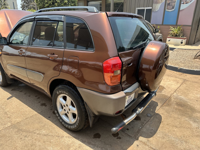 Toyota RAV4, Voitures, Conakry